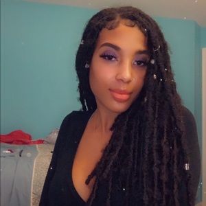 Meet your Posher, Kayla